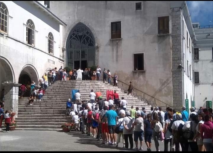 Piedimonte Matese. Pellegrinaggio a piedi con destinazione Montevergine.