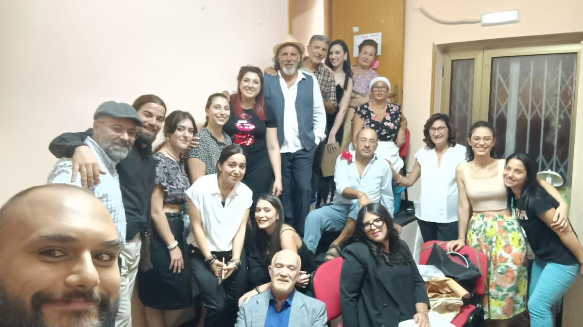 Rotondi. Ancora un successo per la compagnia teatrale “SENZA ARTE NÉ PALCO” - 