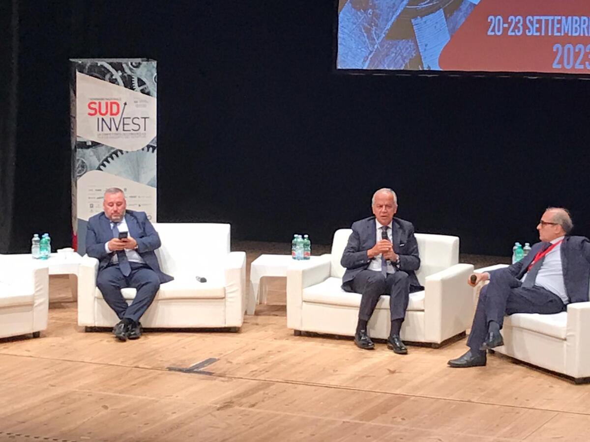 Piantedosi (Ministro dell’Interno): “Governo e Comuni insieme per gestione flussi migratori non prevedibili” - 