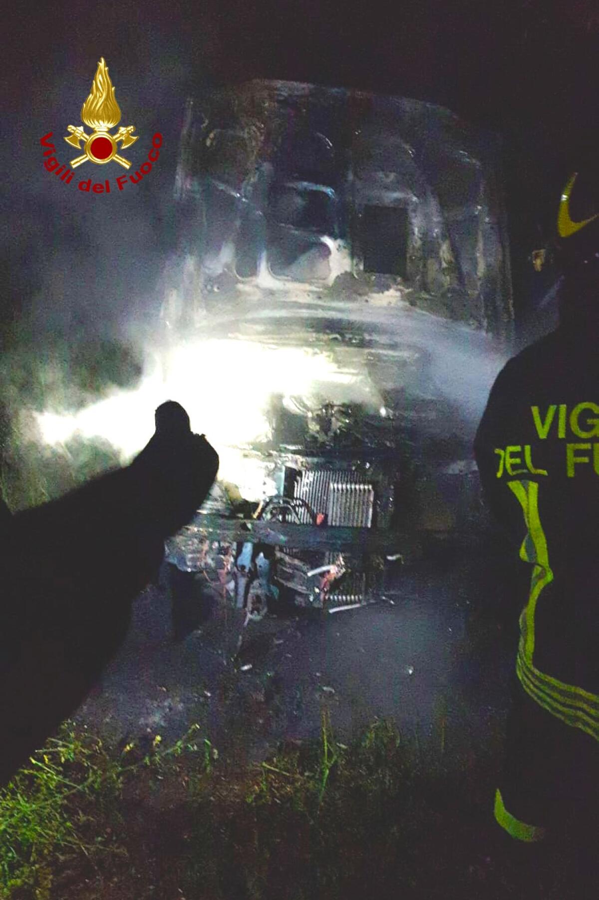 Auto data alle fiamme a Serino - 