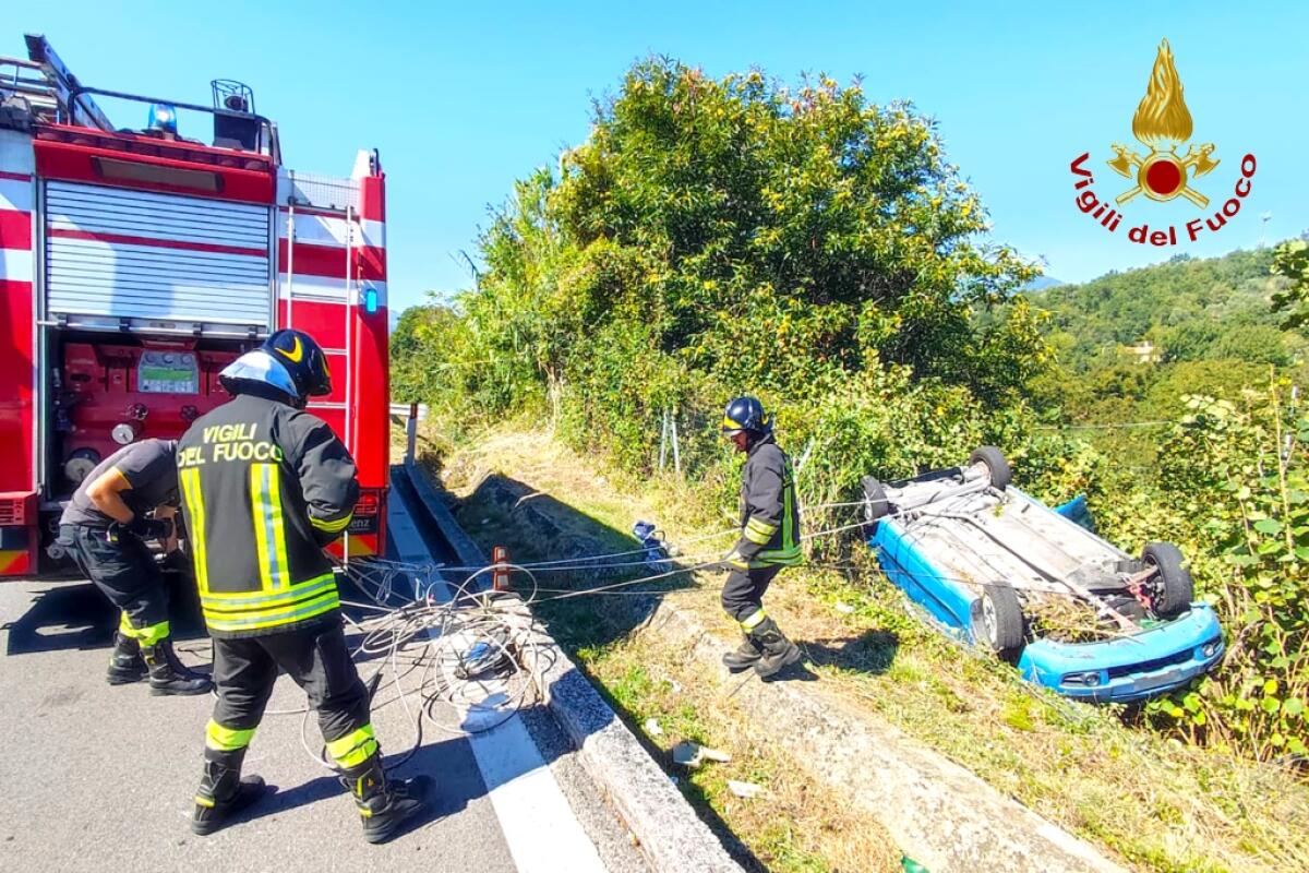 Finisce fuori strada con l'auto, paura per una 35enne - 