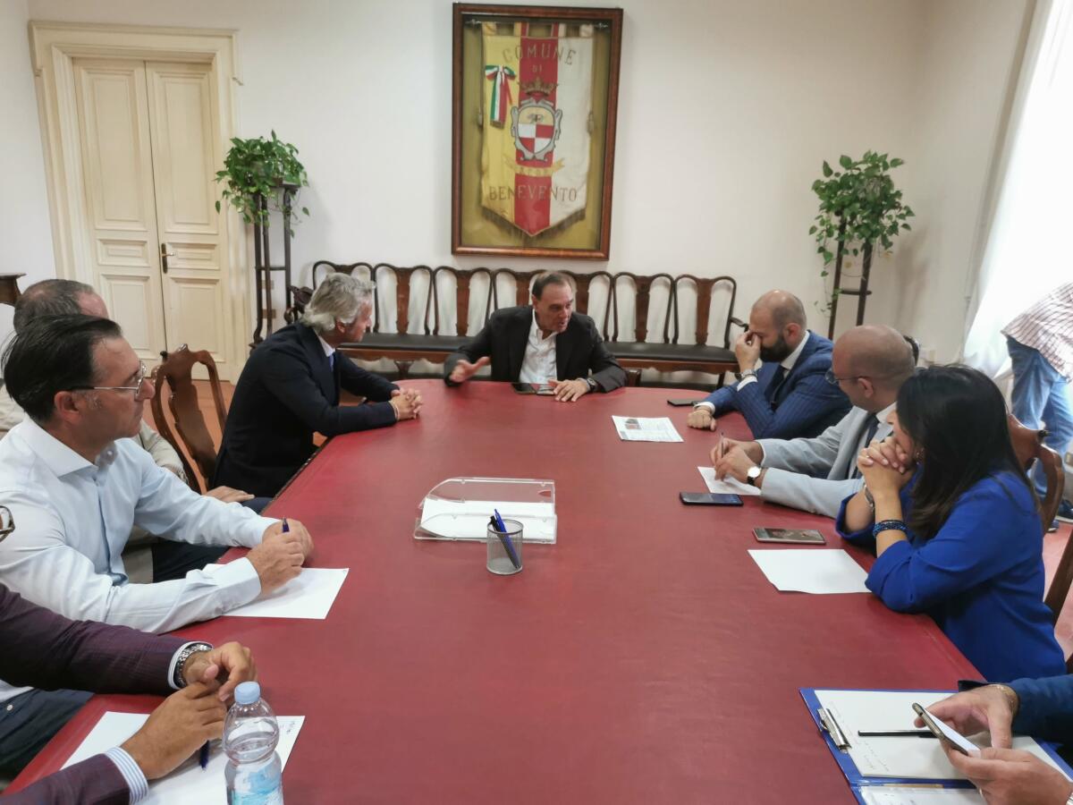 Ex Tabacchificio, tavolo tecnico al Comune: il Sindaco Mastella, "polo strategico per il turismo congressuale" - 
