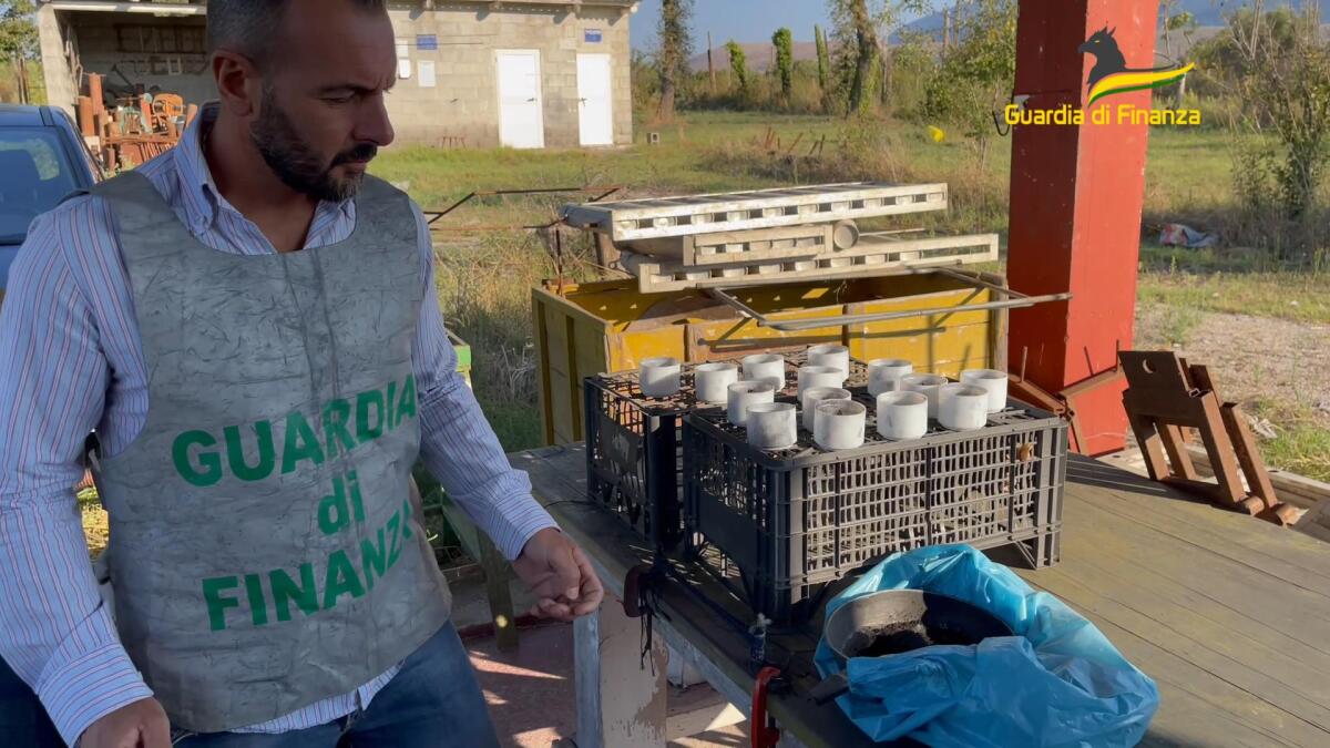 GDF Caserta: scoperta e sequestrata fabbrica abusiva di fuochi d'artificio. - 