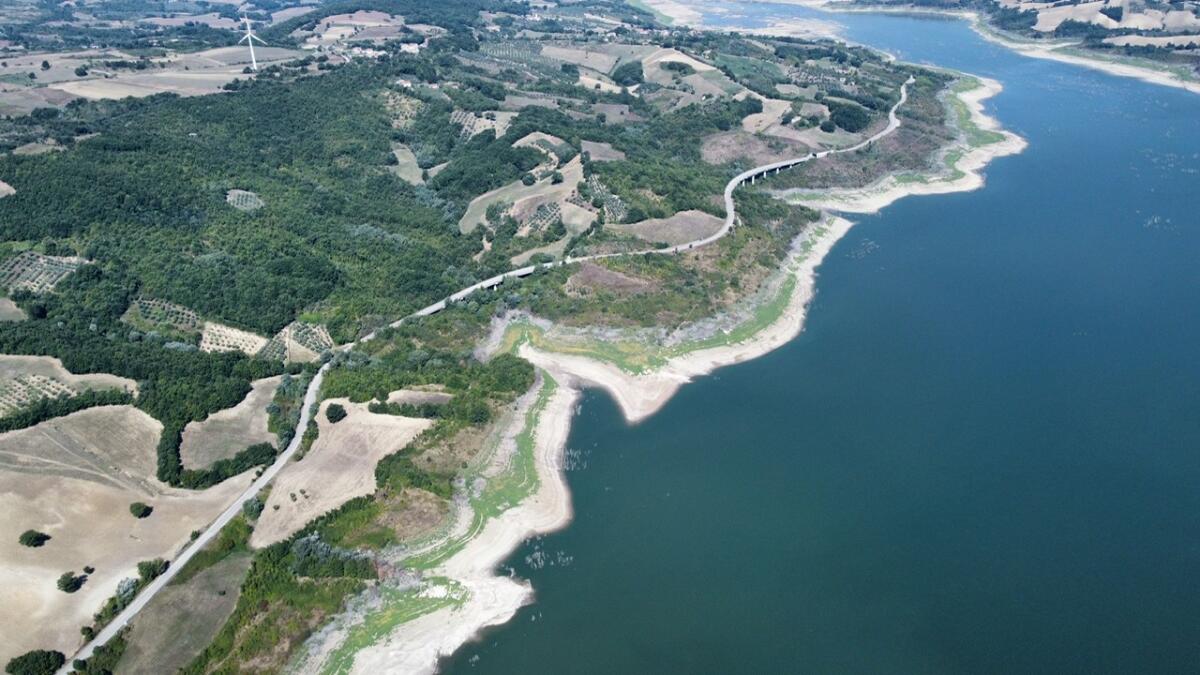 La diga di Campolattaro è a quota di 359 metri sul livello del mare - 