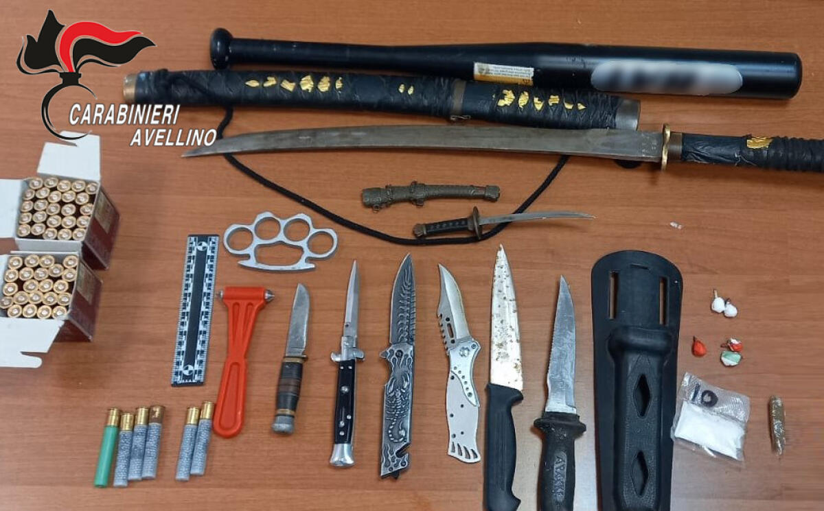 Armi e droga, denunciati padre e due figli - 