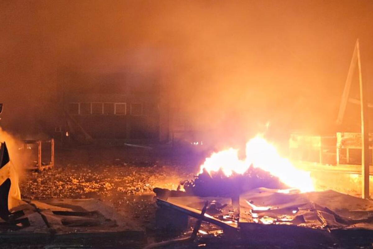 Incendio di Pianodardine, avviato monitoraggio diossine, primi dati qualità dell’aria.  - 