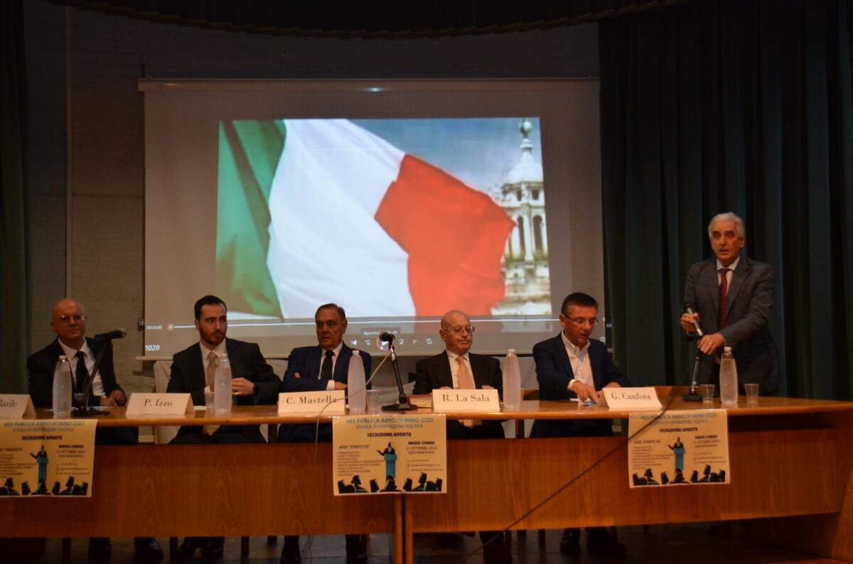 Mastella, occorrerebbe istituire una scuola per parlamentari - 