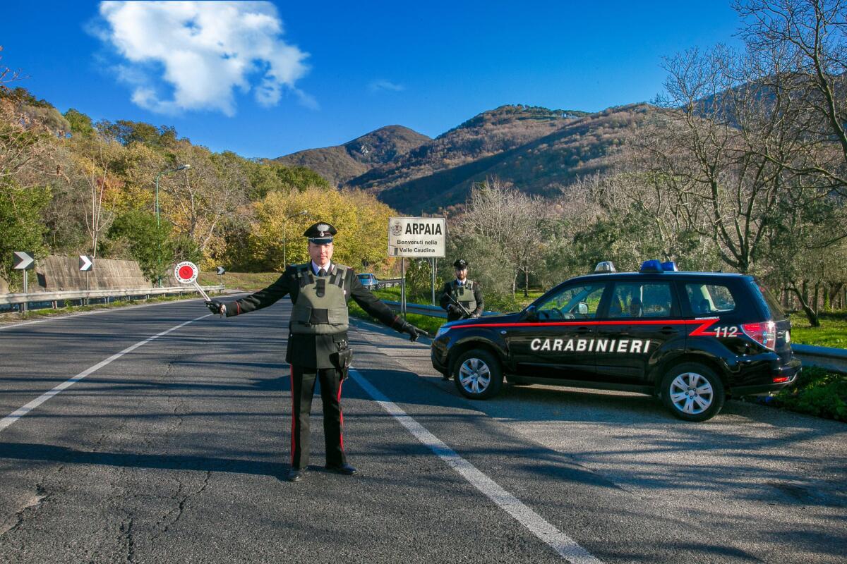 Arpaia. In manette un 42enne che si era appostato sotto casa dell'ex moglie nonostante il divieto. - 