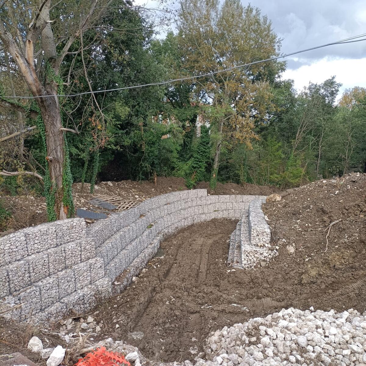 Summonte. Messa in sicurezza della montagna, mitigazione del rischio idrogeologico ed efficientamento energetico. - 