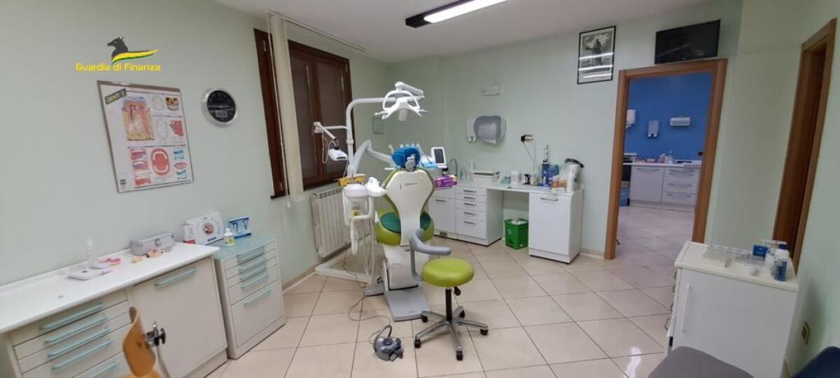 Scoperto uno studio dentistico abusivo. - 