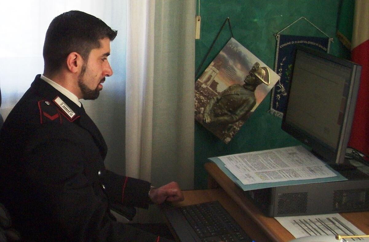 Due persone denunciate per truffa dai Carabinieri - 