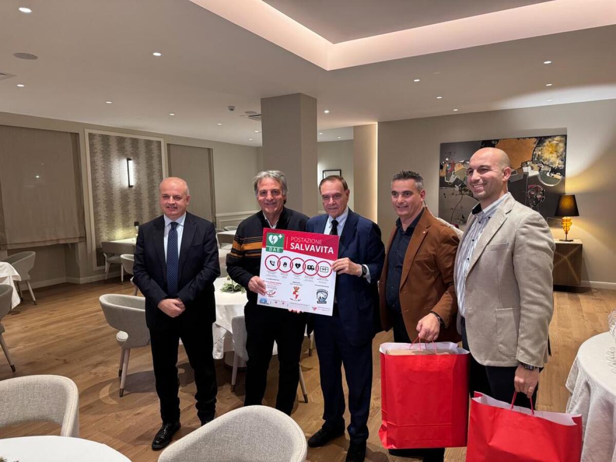 Donato un defibrillatore, i ringraziamenti del sindaco Mastella. - 