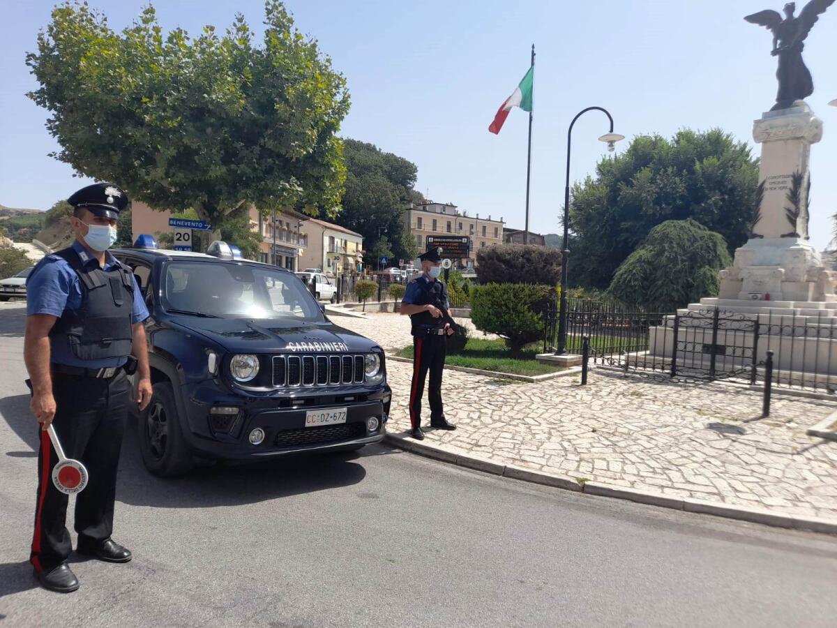 Maltrattamenti in famiglia e rapina aggravata nei confronti della moglie, misura cautelare per un 47enne. - 