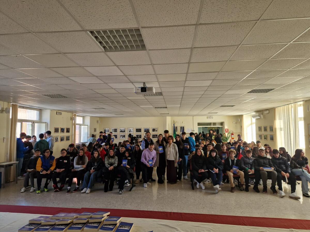 Cervinara. Al De Sanctis presentato libro di di Francesco Viola, Massimo Zullo e Virginia Moscatiello - 