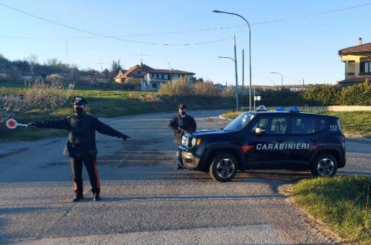 Finge di essere stato investito, denunciato per truffa insieme al complice - 