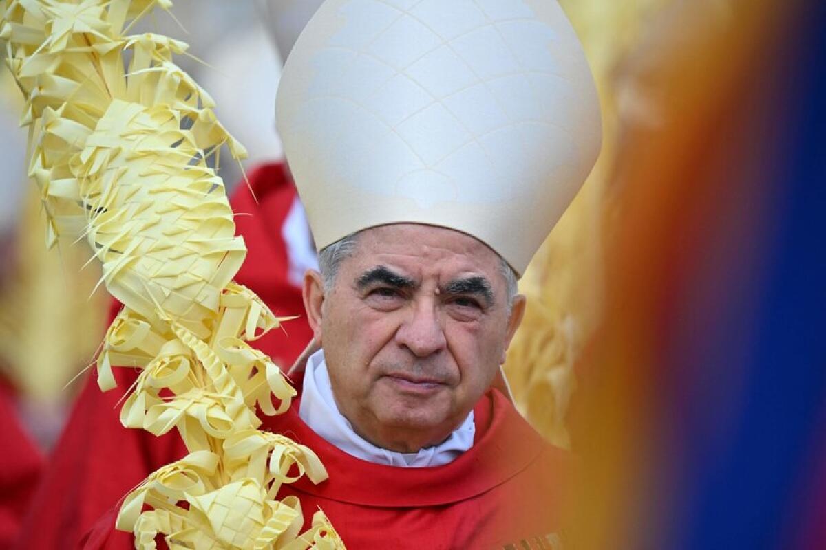 Il cardinale Giovanni Angelo Becciu condannato a 5 anni e 6 mesi di reclusione - 
