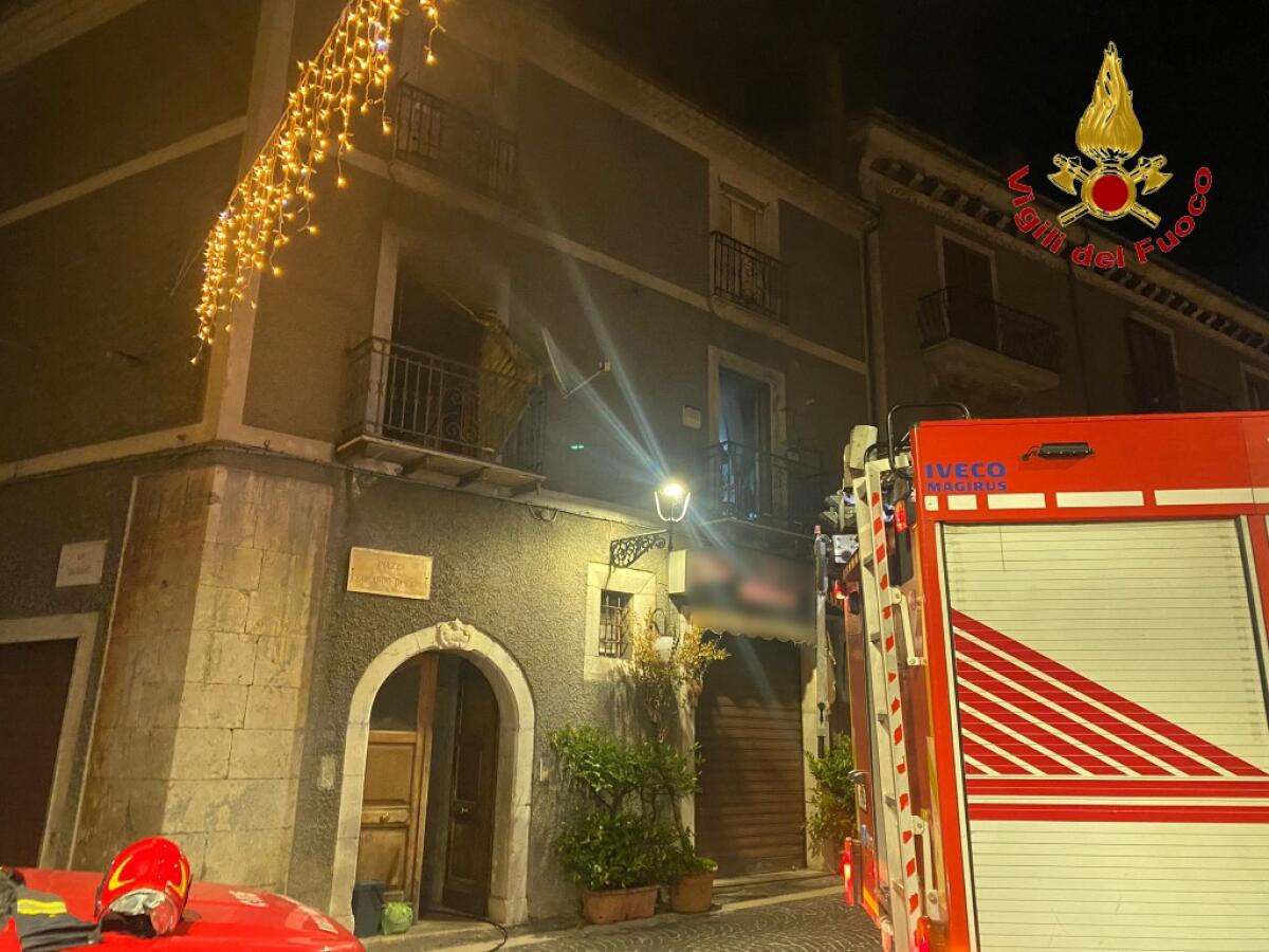 Notte di  lavoro per i Vigili del Fuoco di Avellino. - 