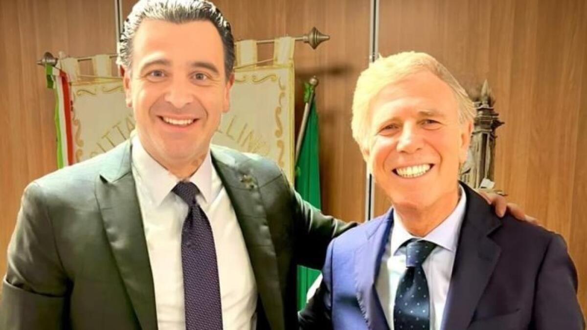 Festa ho deciso di conferire la cittadinanza onoraria ad Enrico Preziosi. - 