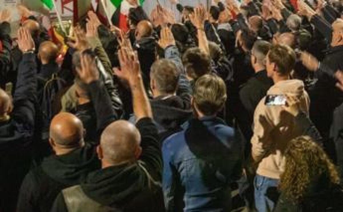 Saluto romano, pg Cassazione: "Reato solo se pericolo per ordine pubblico" - 