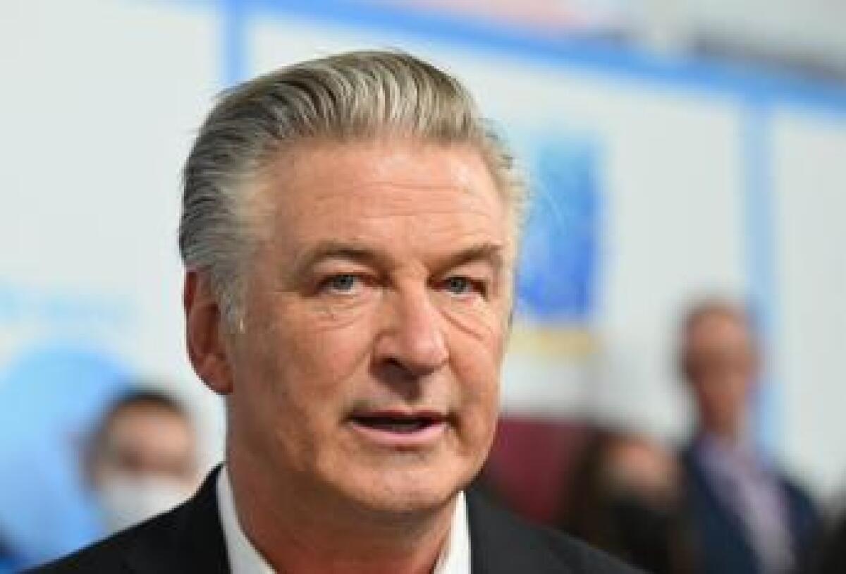 Alec Baldwin, nuove accuse di omicidio sul set del film Rust - 