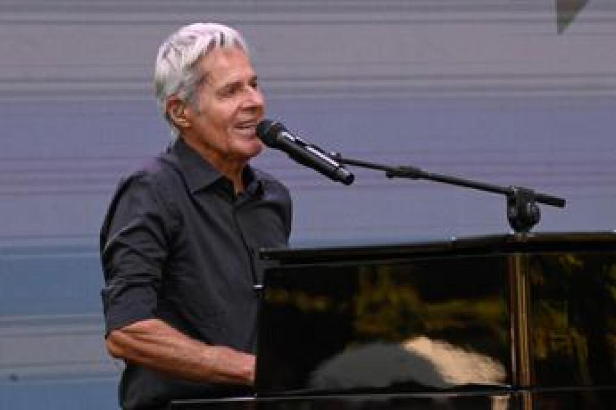 Claudio Baglioni: "Dal ring si scende quando si è vincenti", e annuncia la data del ritiro - 