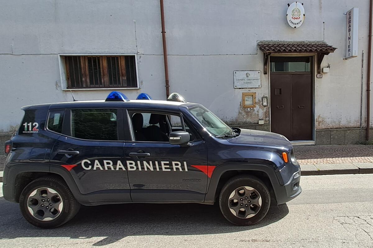Ragazza 17enne aggredita da uno sconosciuto alla fermata del bus - 