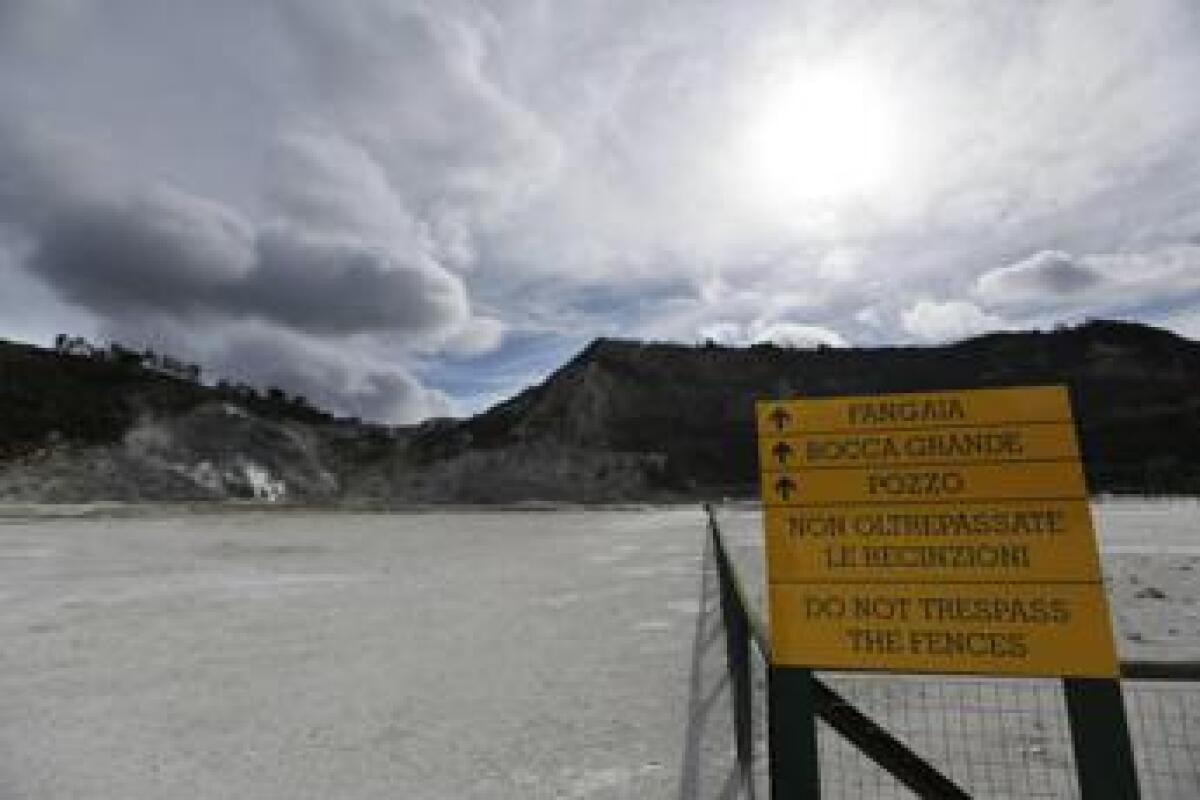 Terremoto Napoli oggi, scossa ai Campi Flegrei: epicentro La Solfatara - 