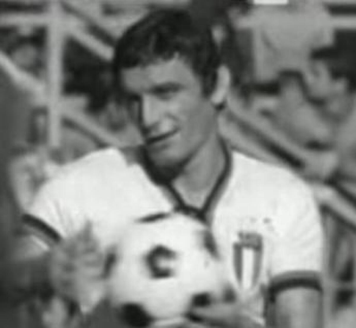 Addio a Gigi Riva, il calcio italiano piange Rombo di tuono - 