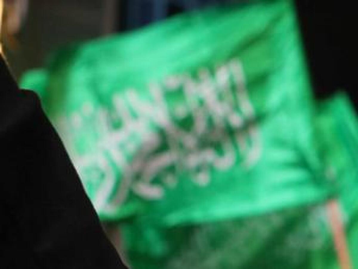 Attacco Hamas 7 ottobre, su Cnn video con terrorista che decapita 2 israeliani - 