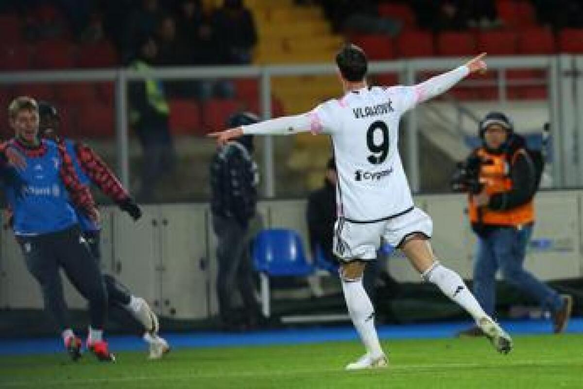 Lecce-Juventus 0-3, doppietta di Vlahovic e gol di Bremer: Allegri è primo - 