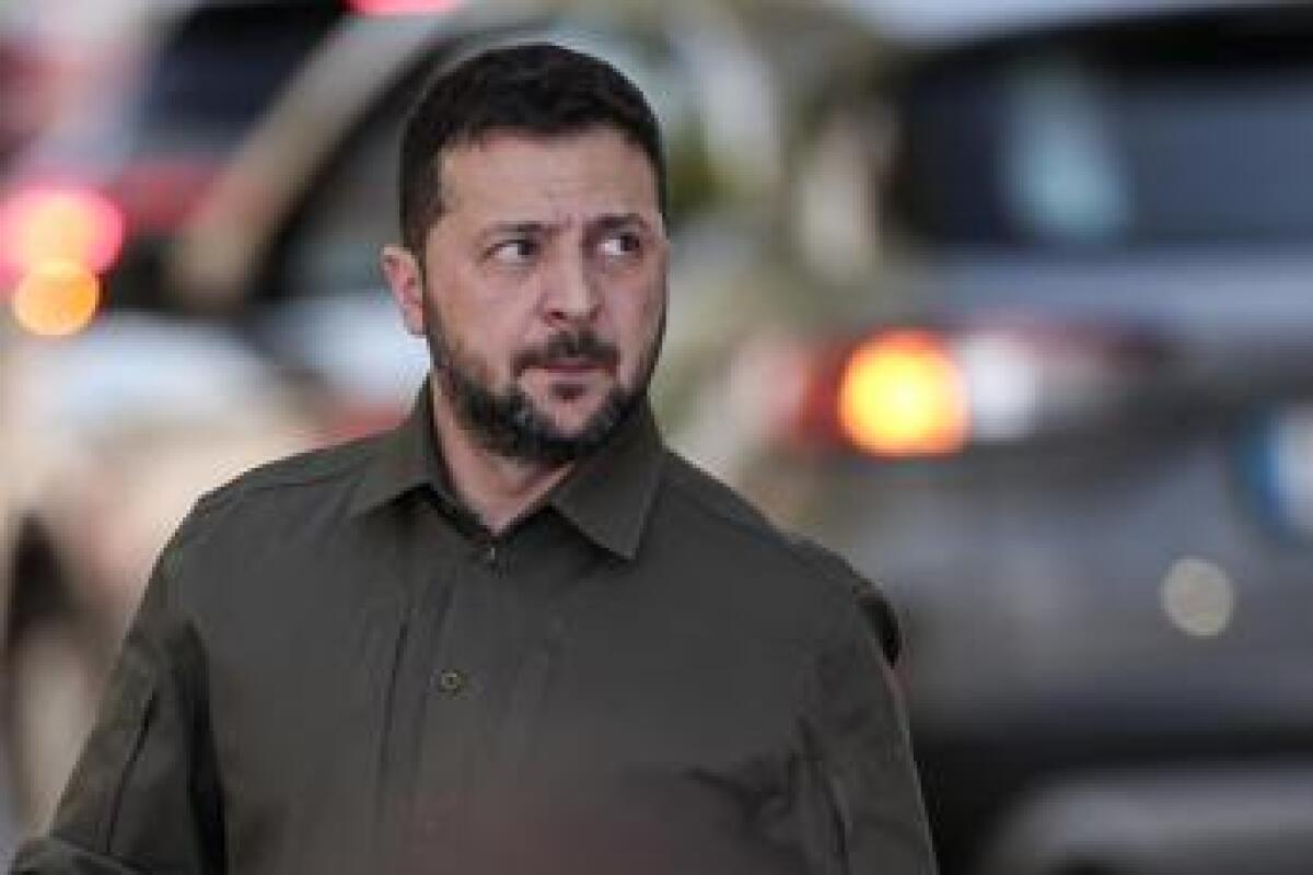 Ucraina-Russia, Zelensky: "Trump sa come fermare guerra in 24 ore? Lo invito a Kiev" - 