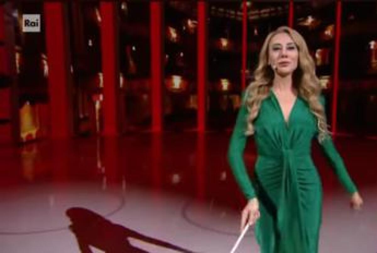 Virginia Raffaele e l'imitazione di Beatrice Venezi, fonti Rai: "Nessuna pressione da Sangiuliano" - 