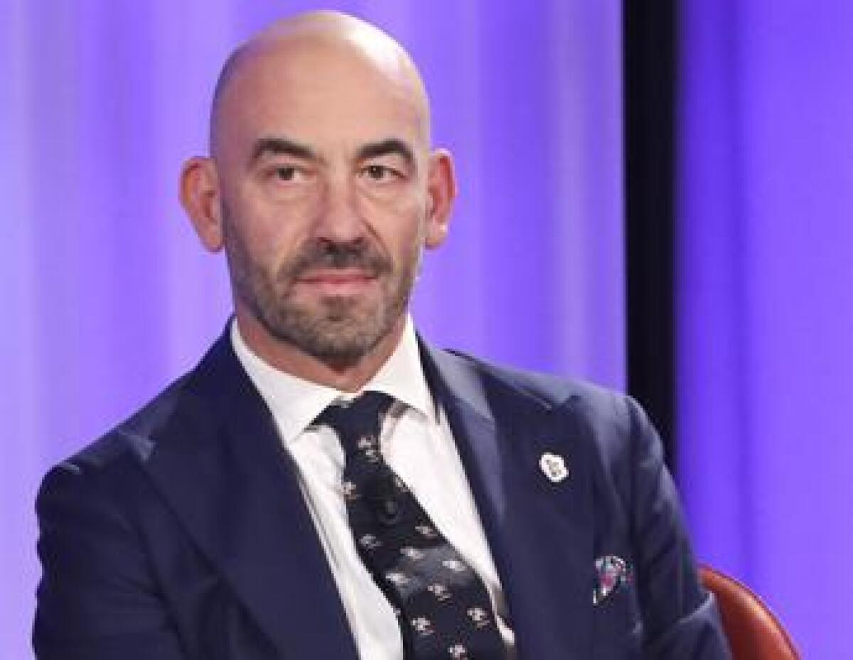 Covid, ancora minacce alla famiglia di Bassetti: "Voglio sgozzare tua moglie" - 
