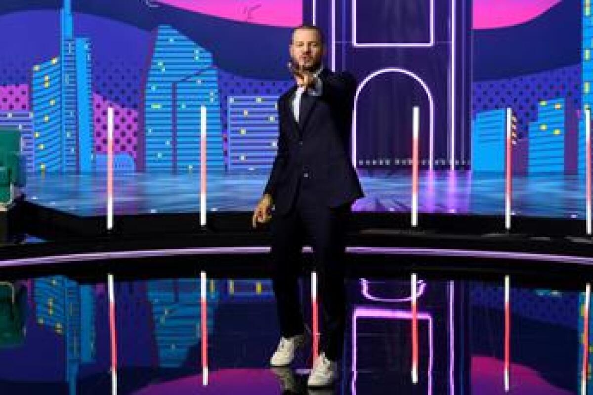 Riparte 'Stasera c'è Cattelan... su Rai2', tra gli ospiti Willem Dafoe - 