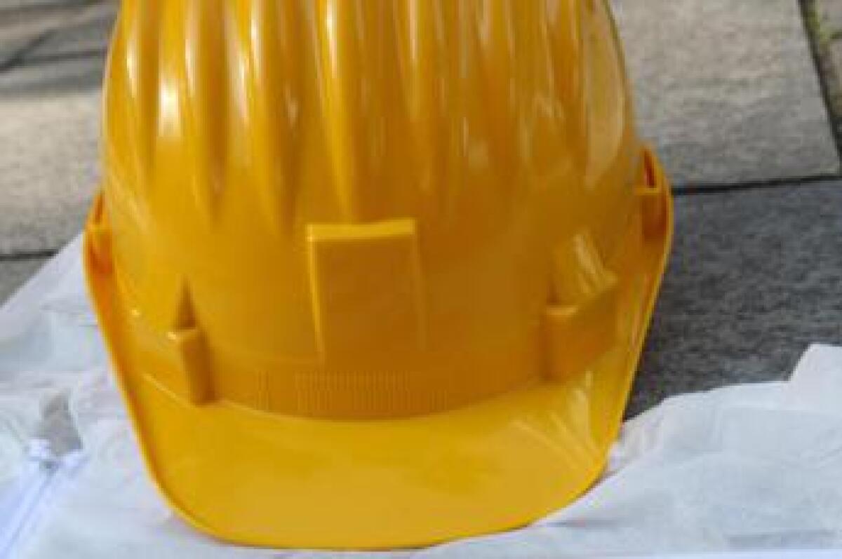 Tragedia sul lavoro a Brescia, operaio muore carbonizzato in acciaieria - 