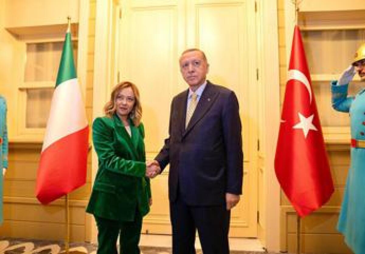 Meloni a Istanbul, due ore di faccia a faccia con Erdogan - 