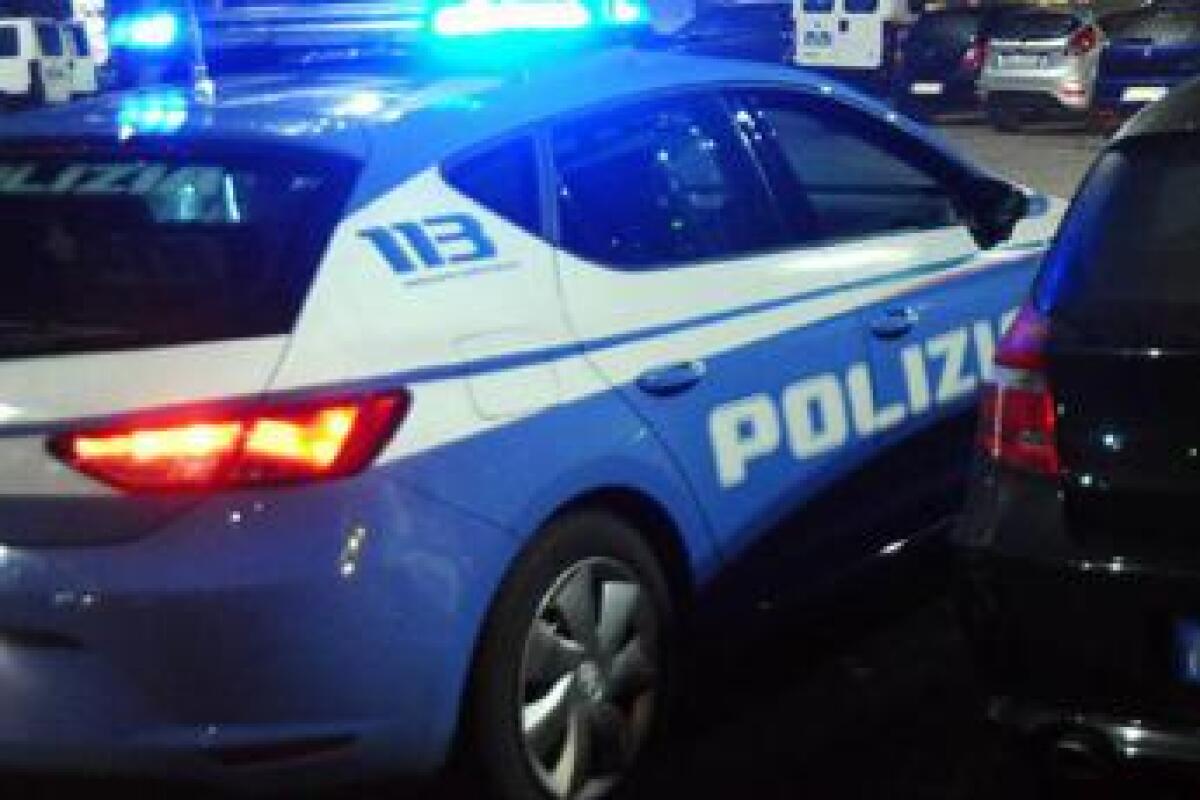 Milano, sorprese alle spalle e aggredite in strada: prima il palpeggiamento, poi la spinta - 
