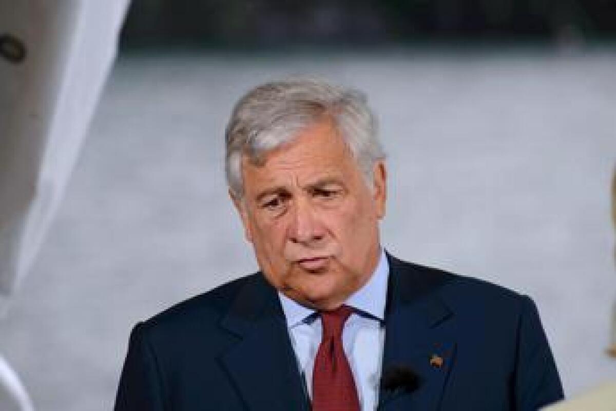 Tajani: "Con Francia e Germania presenteremo proposta missione europea nel Mar Rosso" - 