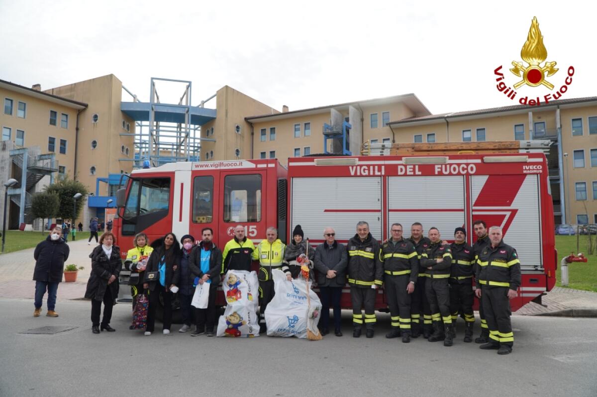 Ospedale Moscati, befana in corsia - 