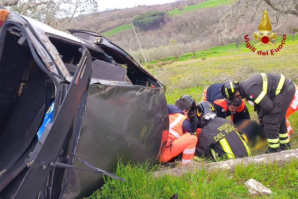 Madre e figlio feriti in un incidente stradale - 