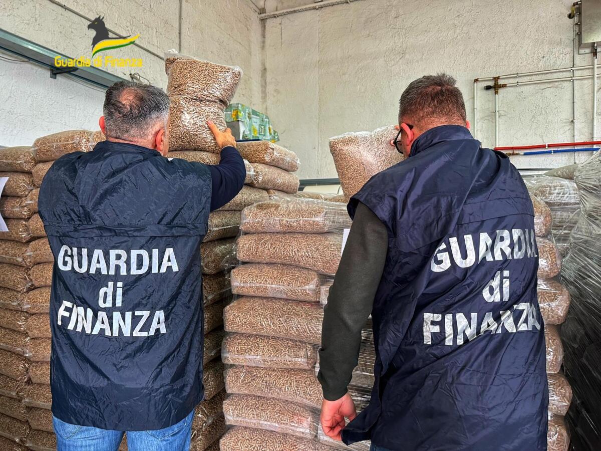 Guardia di Finanza di Benevento sequestra 11 tonnellate di pellet - 