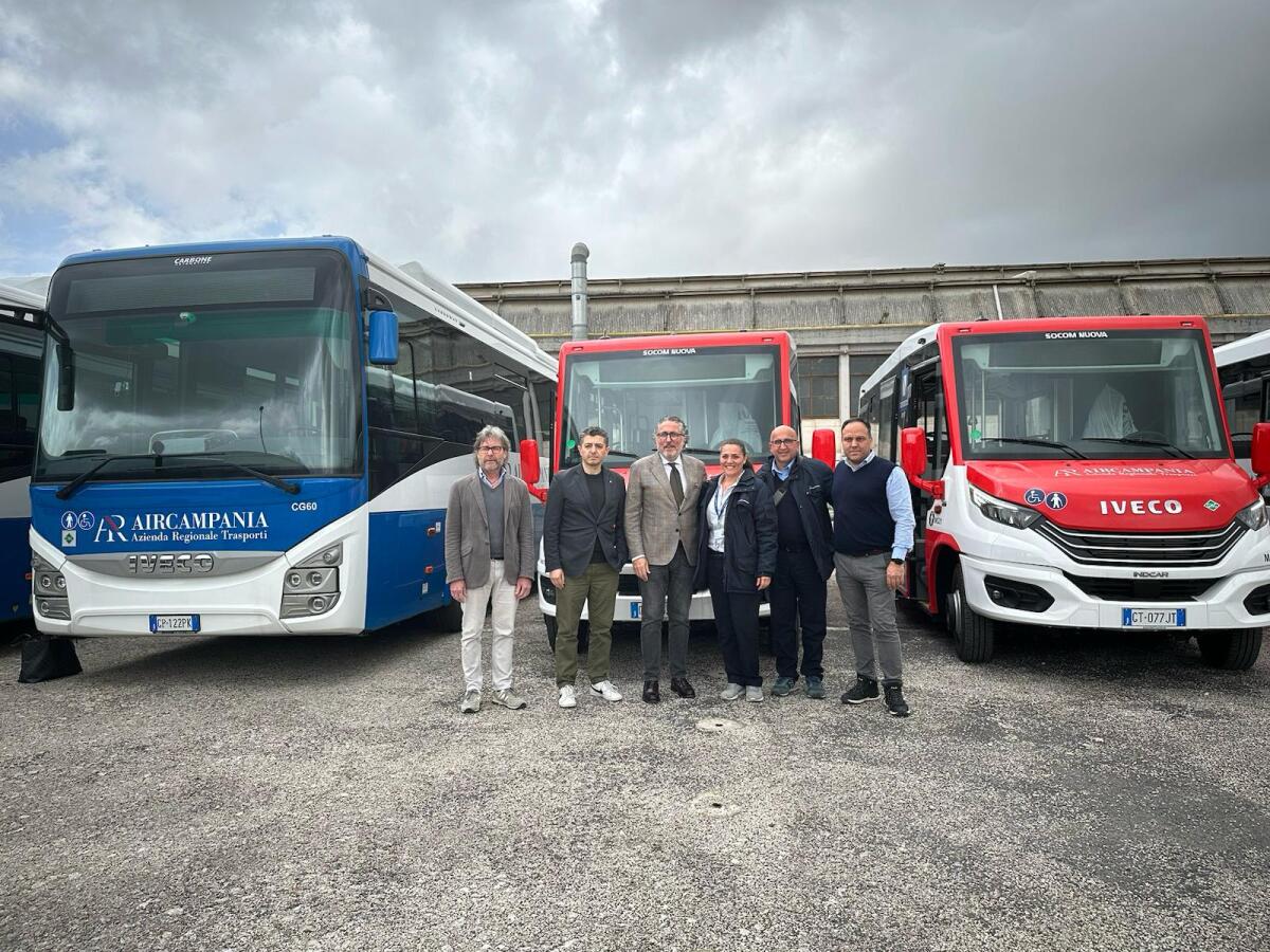 Consegnati altri 16 nuovi pullman ad AIR Campania. - 