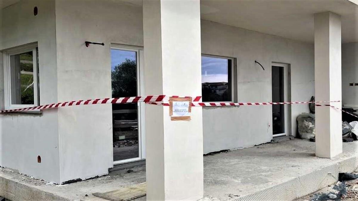 Abusi edilizi, sequestrato un fabbricato del valore di oltre 500.000 €. - 