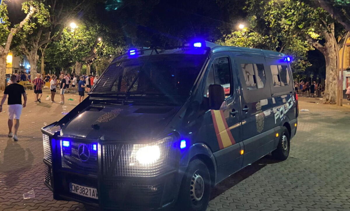 Arrestati quattro turisti italiani per violenza di gruppo - 