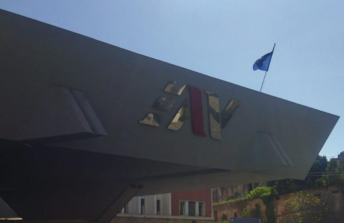 Eav incontra i sindaci caudini e esclude il Comitato dei Pendolari - 