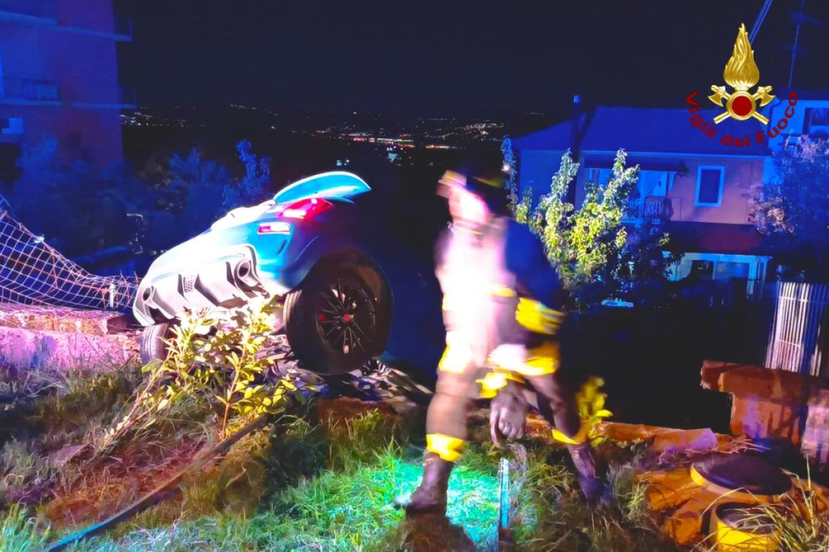 Scontro tra auto sul Tricolle, un ferito - 