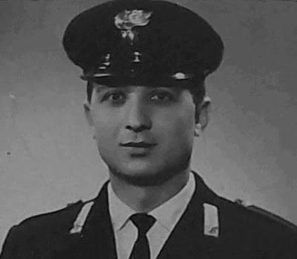 Chiusano San Domenico. Intitolazione Caserma alla memoria del Carabiniere Scelto Giovanni Elefante. - 