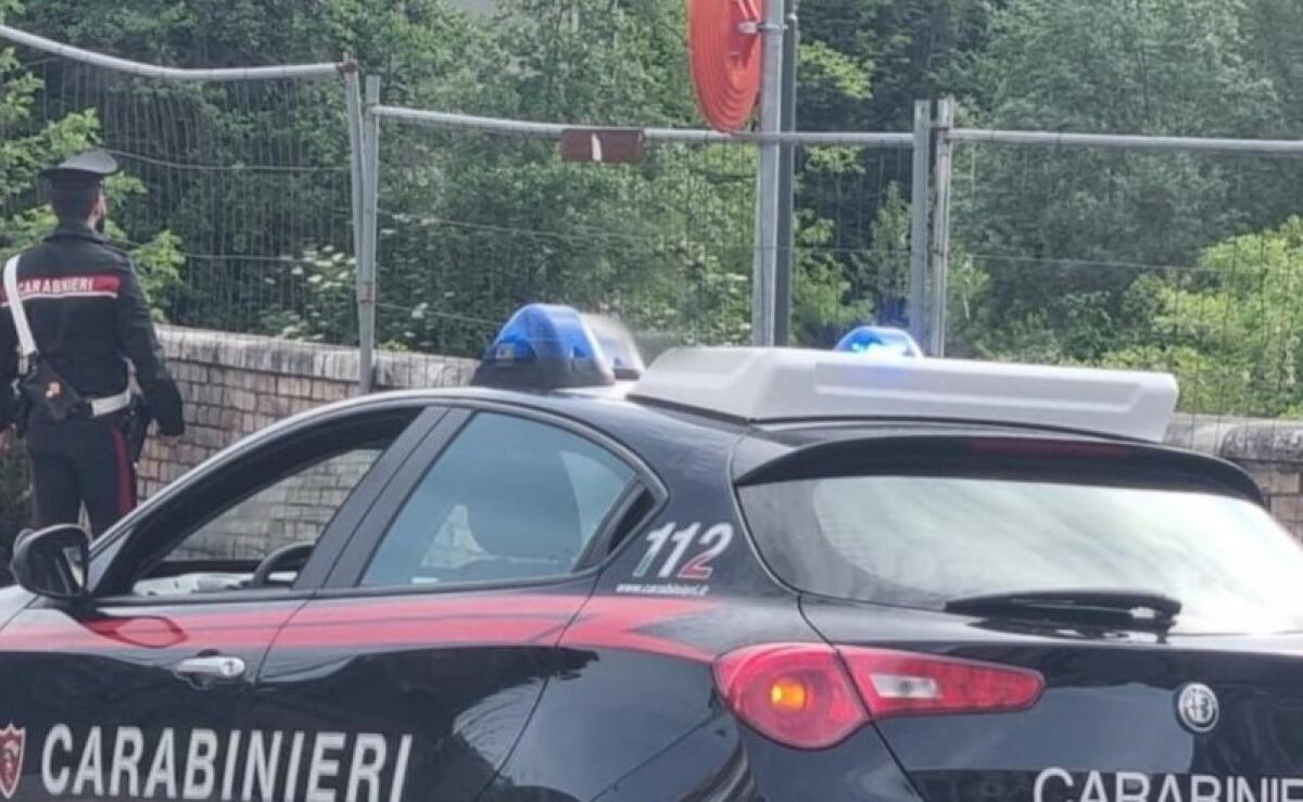 Minaccia di lanciarsi dal Ponte della Ferriera, 40enne salvato dai Carabinieri. - 