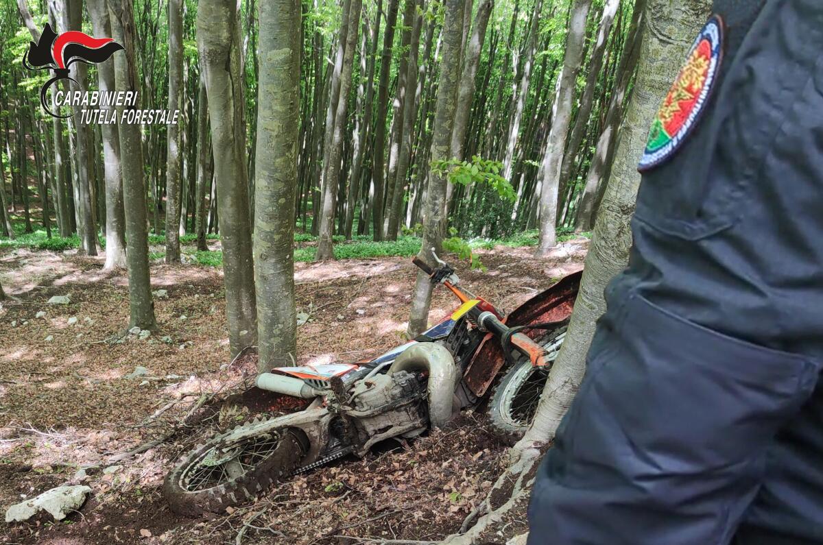 Motocross nel Parco del Partenio, operazione dei Carabinieri Forestale di Cervinara - 