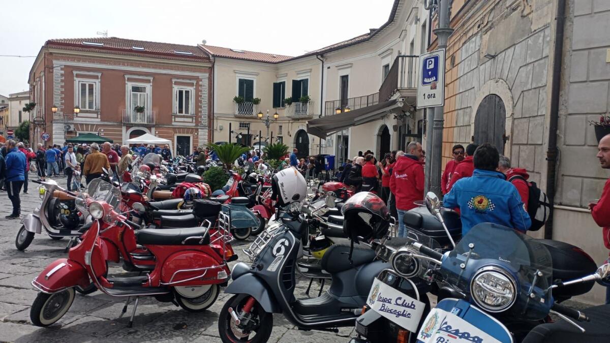Valle Caudina. Club Vespa, secondo raduno nazionale. - 